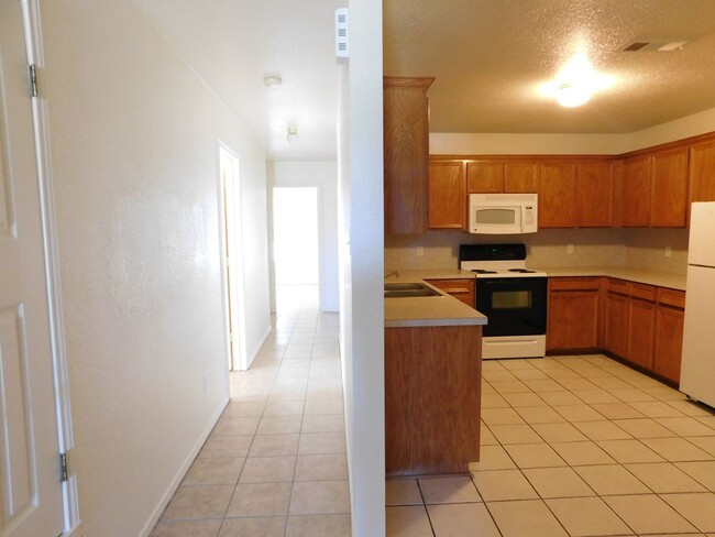 Building Photo - 4601 Wade Dr