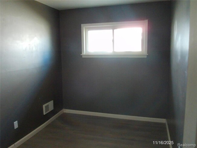 Building Photo - 27107 Florence St