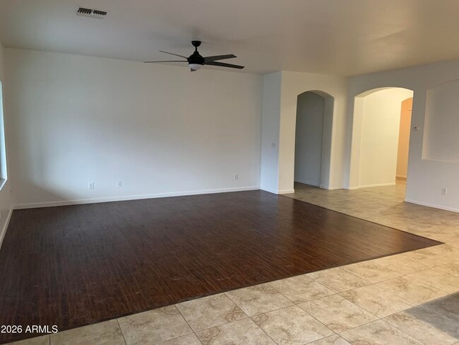 Building Photo - 16770 W Magnolia St