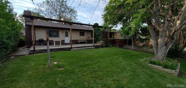 Building Photo - 1512 S Yank St