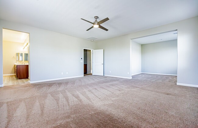 Building Photo - Beautiful Home in a Gated Community
