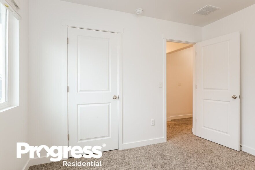 Building Photo - 7907 S Gaea Ct