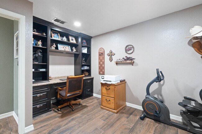 Building Photo - 115 Gyna Dr