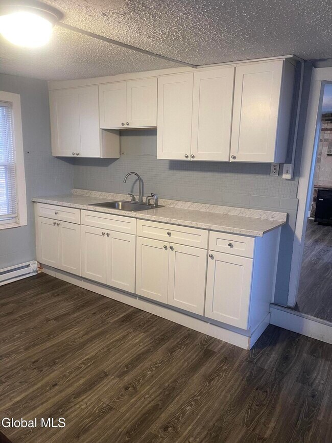 Building Photo - 2 Broadway