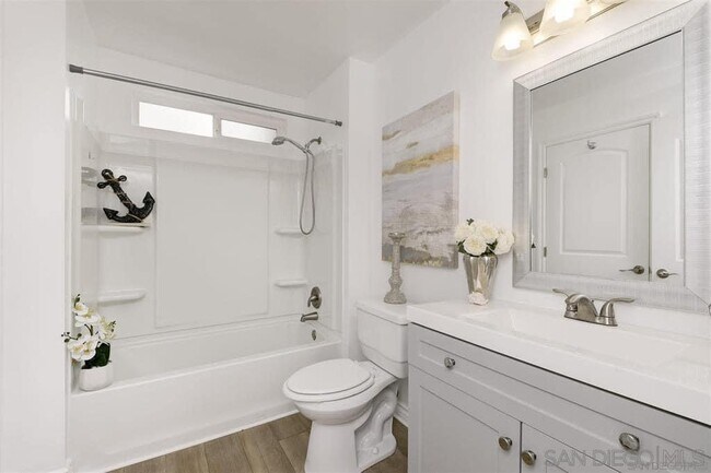 Building Photo - 526 Calle Montecito