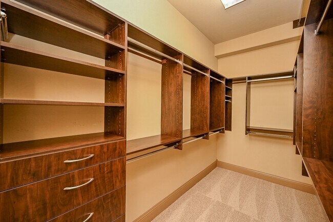 Building Photo - 5327 Sloan Falls Ct