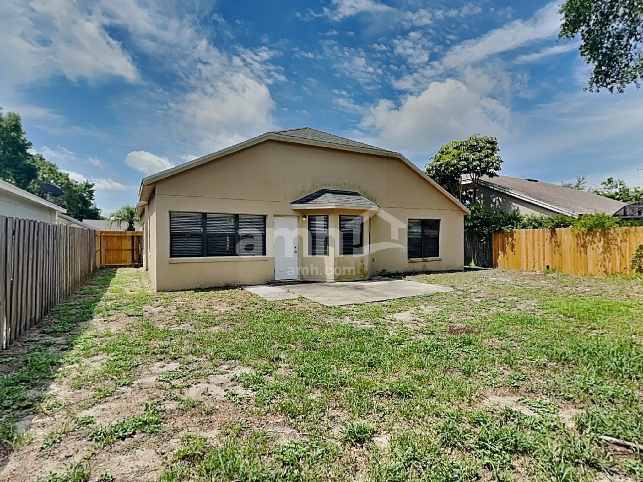 Building Photo - 1401 Crawford Dr
