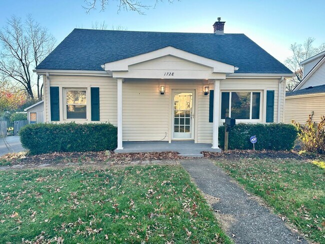 Building Photo - COMING SOON! Nice 2 BR House with Bonus Lo...