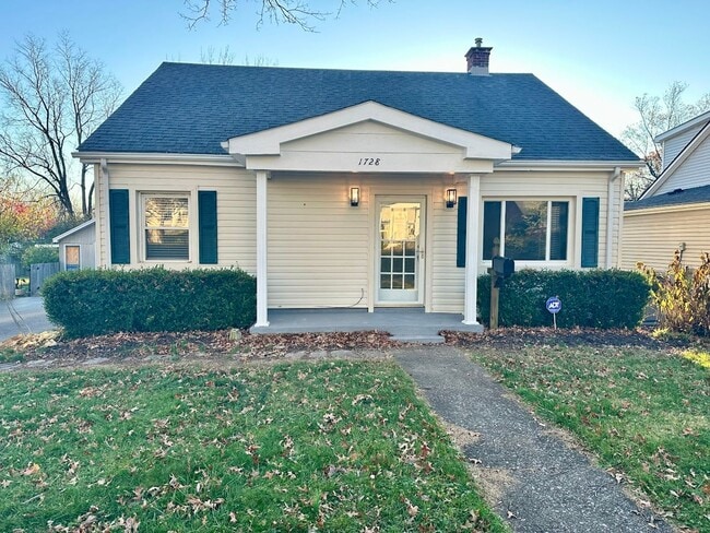 Building Photo - COMING SOON! Nice 2 BR House with Bonus Loft Room! Off-Street Parking, Small Pets Ok!