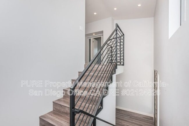 Building Photo - 3375 Ullman St