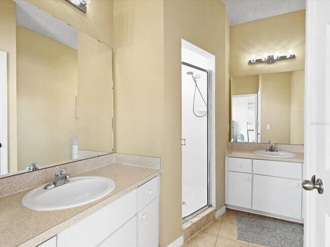 Building Photo - 1302 S Beach Cir