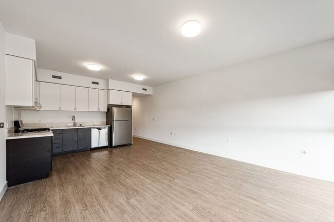 Building Photo - 4435 Piedmont Ave