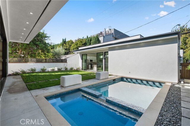 Building Photo - 14519 Greenleaf St