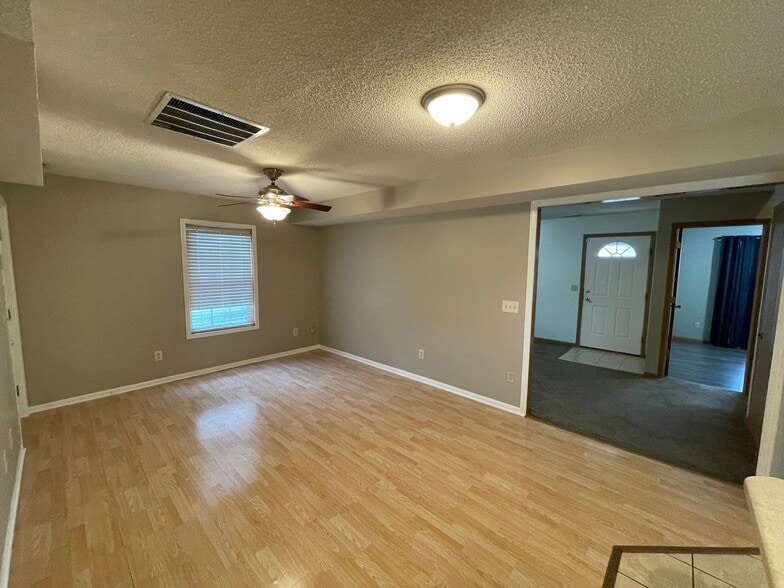 Building Photo - 1539 E Wayne St