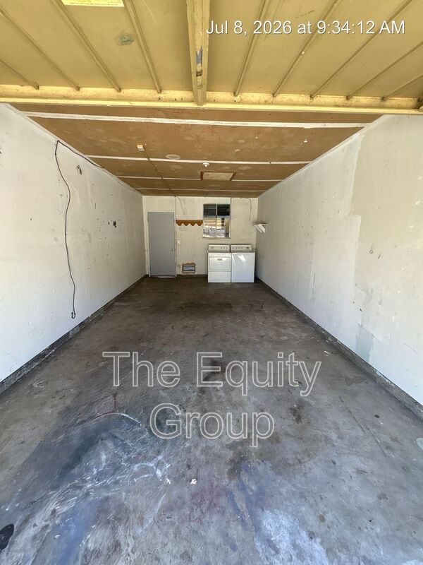 Building Photo - 3501 W Colonial Ave