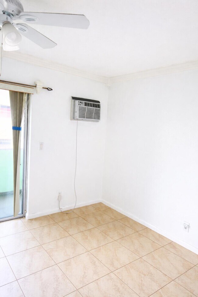 Building Photo - 42 Canterbury E