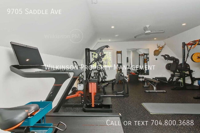 Building Photo - 9705 Saddle Ave