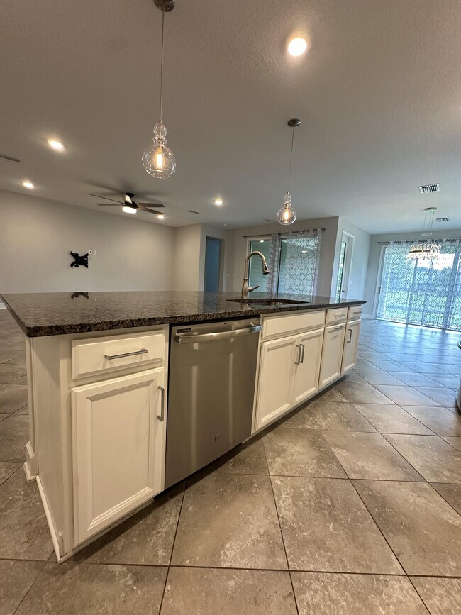 Building Photo - 24 Woodsong Ln