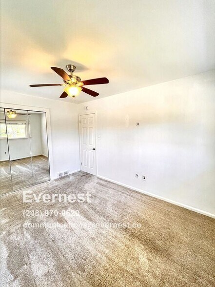Building Photo - 20550 Blackstone Ct