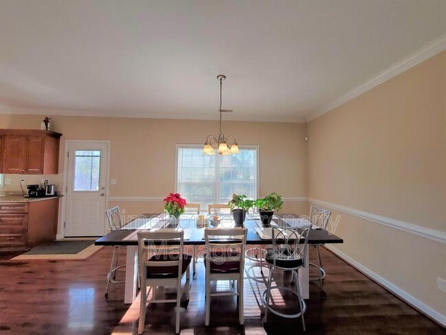 Building Photo - 2001 Pershing Ave