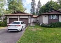 Building Photo - 4 Bed, 2 Bath Duplex Next to EWU!