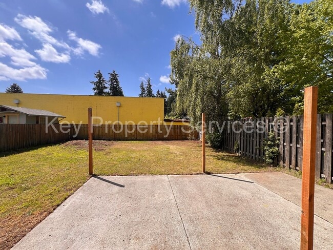 Building Photo - Cozy Two Bedroom House with Large Yard
