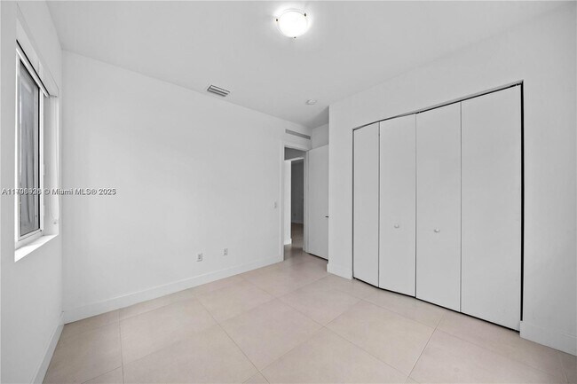 Building Photo - 10067 NW 75th Terrace