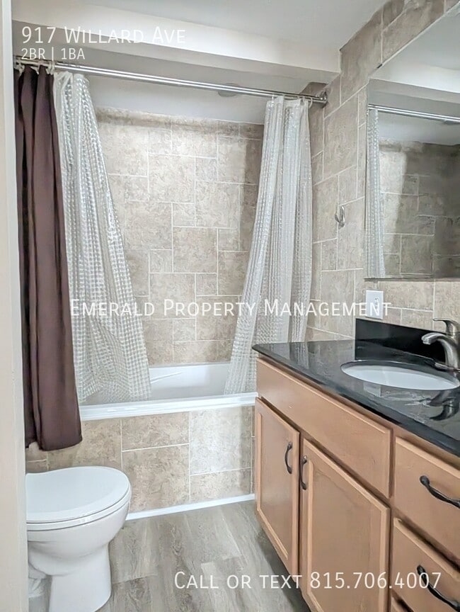 Building Photo - 917 Willard Ave W