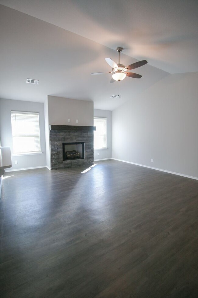 Building Photo - 5309 S Nassau Ave