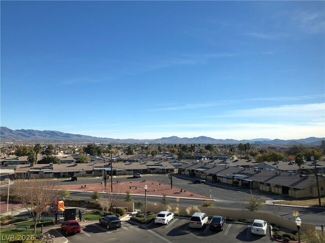 Building Photo - 68 E Serene Ave