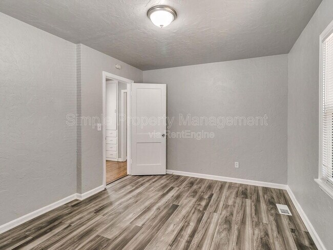 Building Photo - 3916 NW 24th St