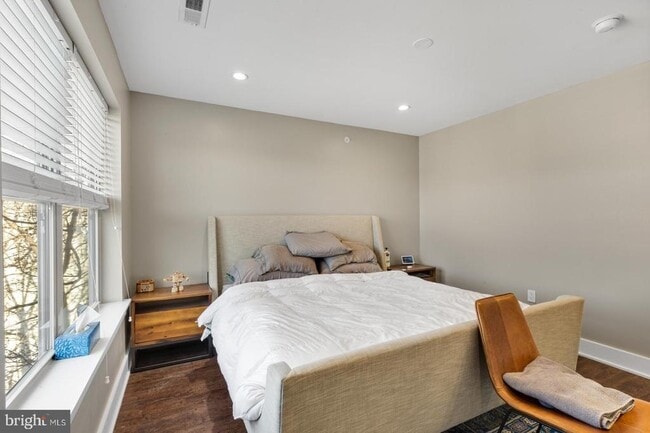 Building Photo - 834 N 19th St