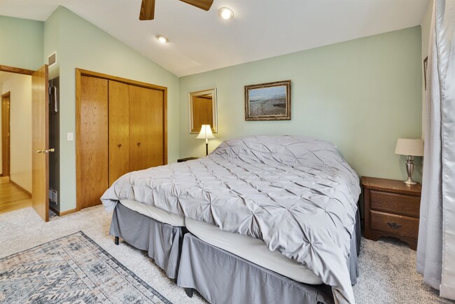 Building Photo - 522 Togstad Glenn