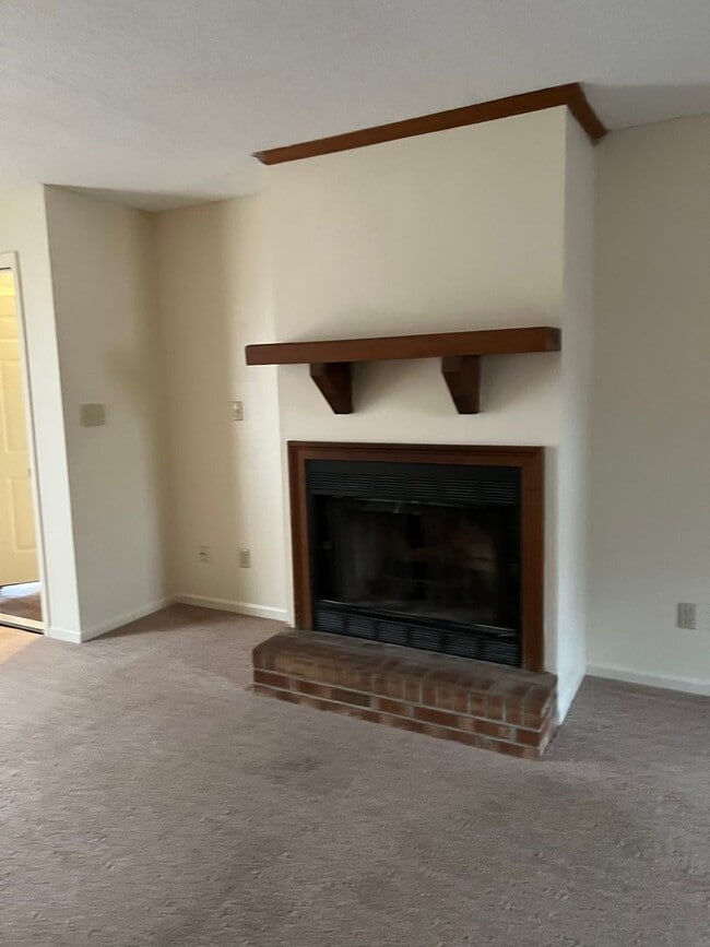 Building Photo - Buck Lane, 1929-A