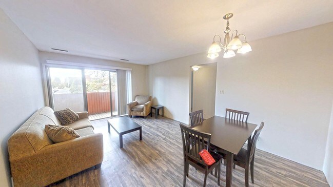 Building Photo - 811 W Oregon St