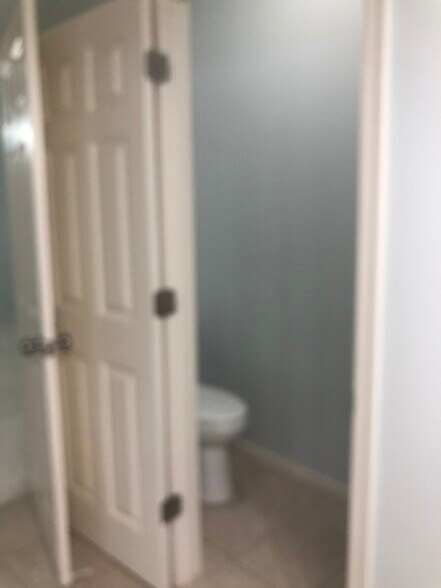 Building Photo - 1680 Oakbrooke Ct