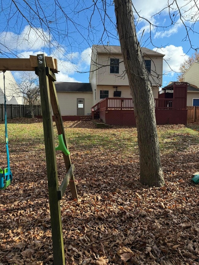 Building Photo - 8735 Olenbrook Dr