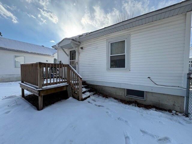 Building Photo - 12 Pine Ln