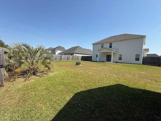 Building Photo - Nautical Reach Subdivision - INCLUDED lawn care / pest service / washer dryer