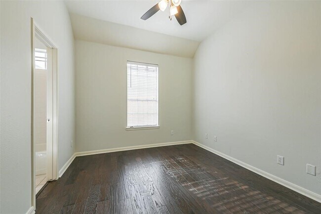 Building Photo - 3603 E Cedar Hollow Dr