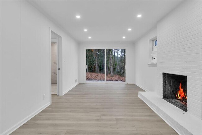 Building Photo - 3296 Columbia Woods Dr