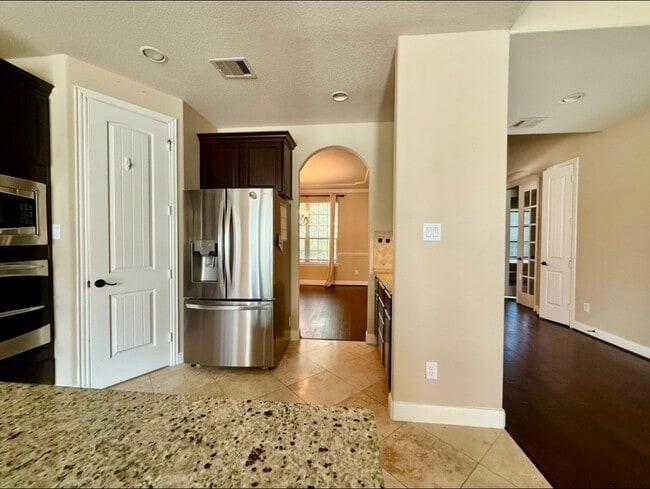 Building Photo - 10314 Hatcher Dr