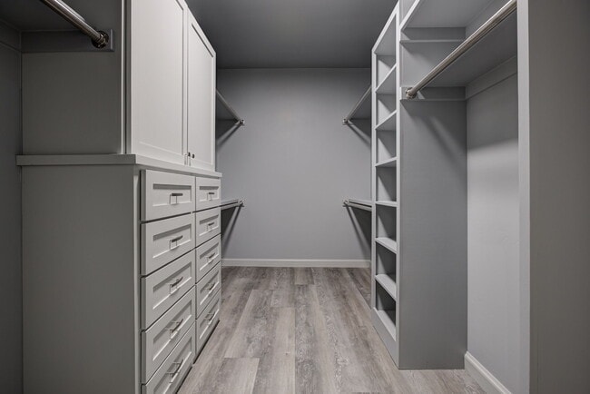 Building Photo - 1219 Leslie Ln