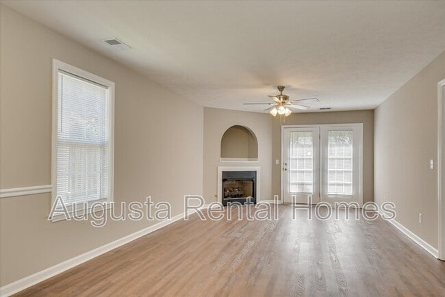Building Photo - 109 Kelly Dr