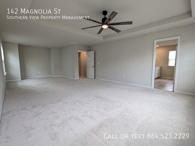 Building Photo - 142 Magnolia St