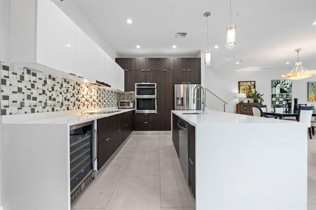 Building Photo - 5735 SW 35th St