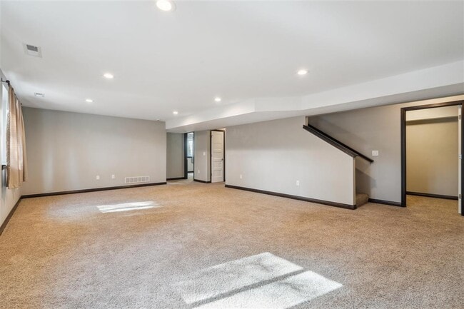 Building Photo - 660 Galway Dr