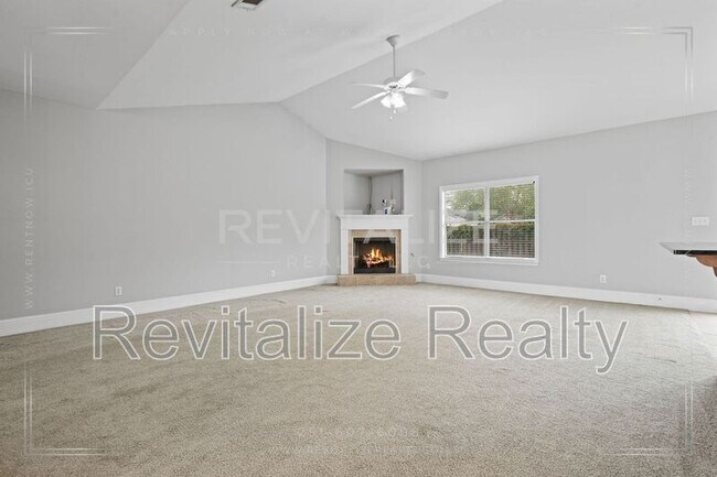 Building Photo - 11070 Courtland Ct
