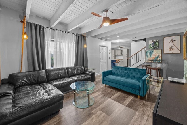 Building Photo - 1520 Shaker Cir