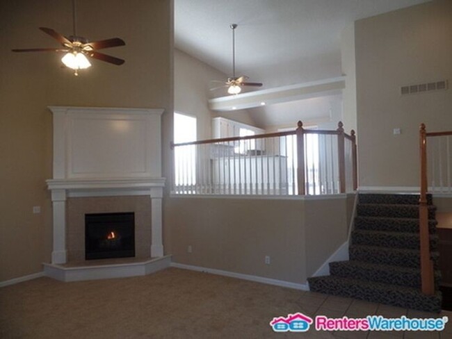 Building Photo - Spacious 4 bd, 3 bth Home in Lees Summit! ...